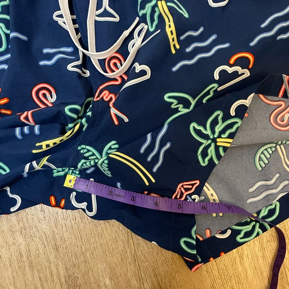 chubbies neon lights